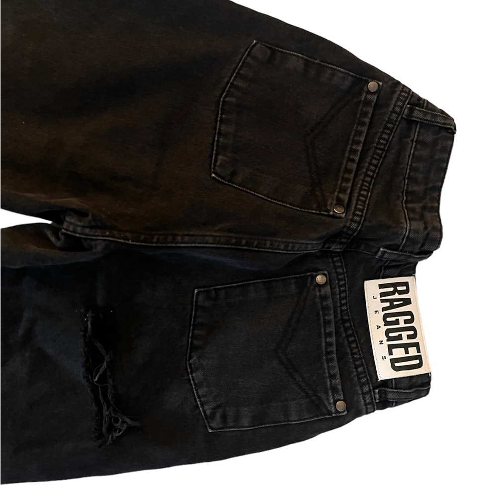 Black, ragged jeans size 24
Ripped design on the back
Original price 55